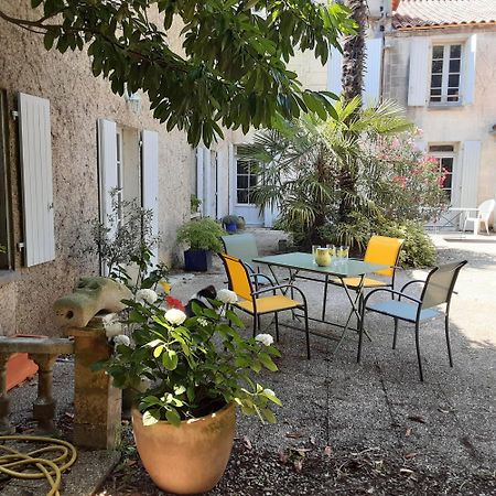 Annexe Du Pont De La Charente Διαμέρισμα Châteauneuf-sur-Charente Εξωτερικό φωτογραφία